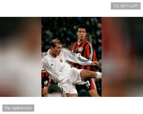 齐达内世界杯传奇再现:荣耀时刻闪耀绿茵场 齐达内世界杯传奇再现:荣耀时刻闪耀绿茵场