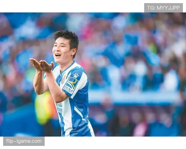 西甲蓝白队迎新帅上任，剑指荣耀复兴