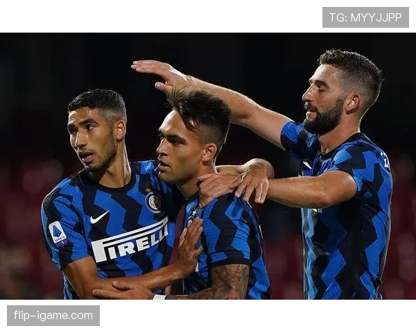 阿什拉夫国家队百场盛典闪耀全场，未来挑战引人瞩目