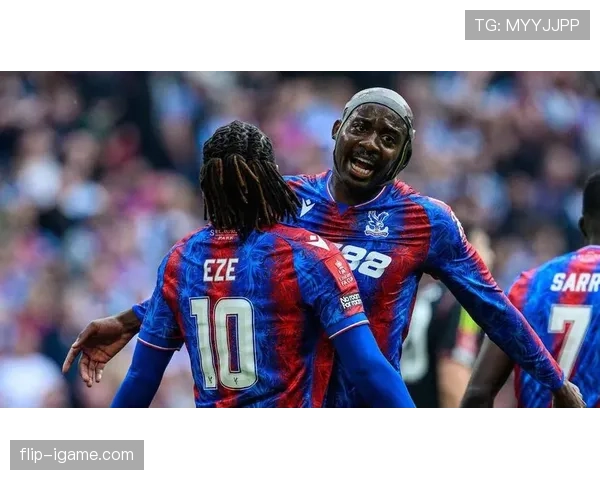 水晶宫新赛季逼抢战术初显威力,球队表现引球迷期待 水晶宫新赛季逼抢战术初显威力,球队表现引球迷期待