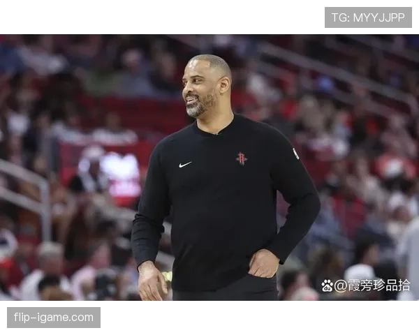 阿门·汤普森无球跑位效率提升显著 拉开防守空间助力团队进攻